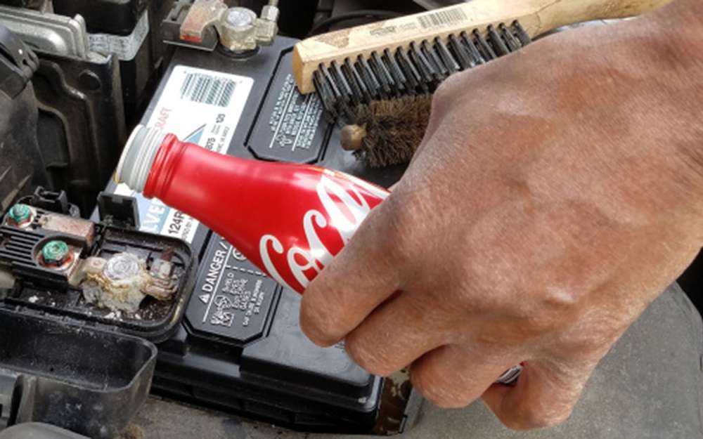 5 автомобильных мифов о Coca-Cola. Да, это мифы - проверено!