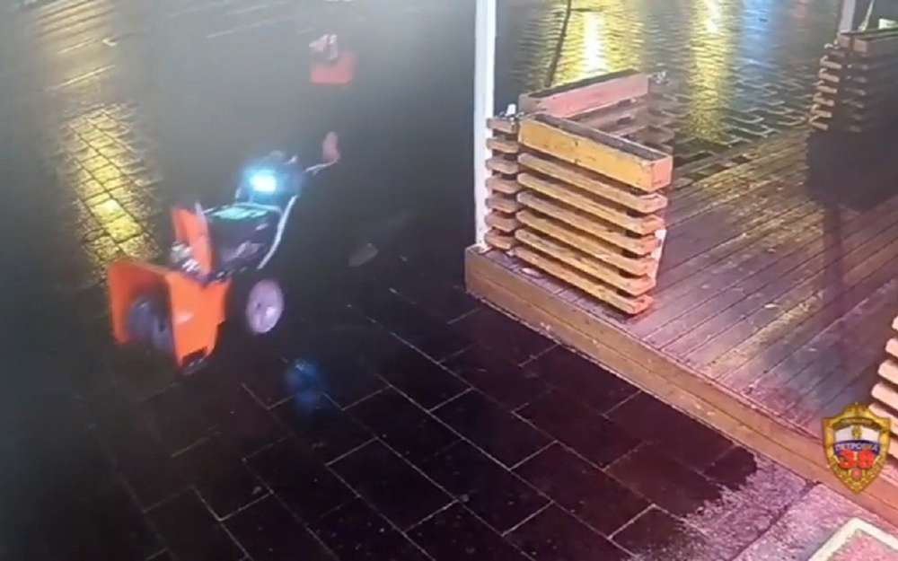 Московская полиция раскрыла кражу колесного снегоуборщика с территории храма