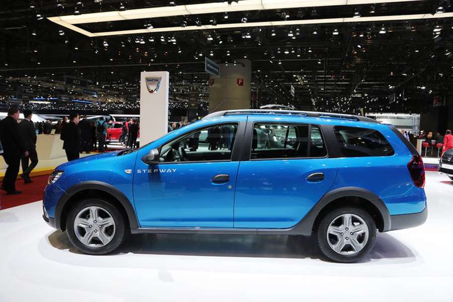 Подняться над Логаном: Dacia представила в Женеве кросс-универсал MCV Stepway