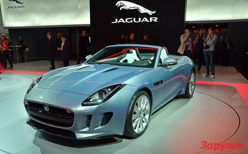 В Париж примчал новый спортивный родстер Jaguar - F-Type
