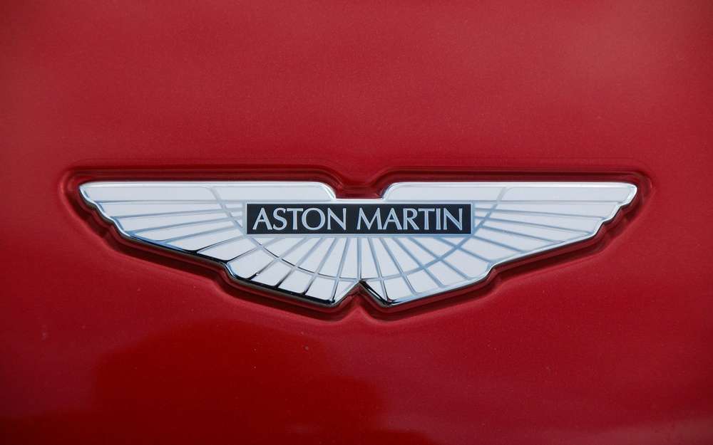 Акции Aston Martin упали сразу на 14% - что случилось?