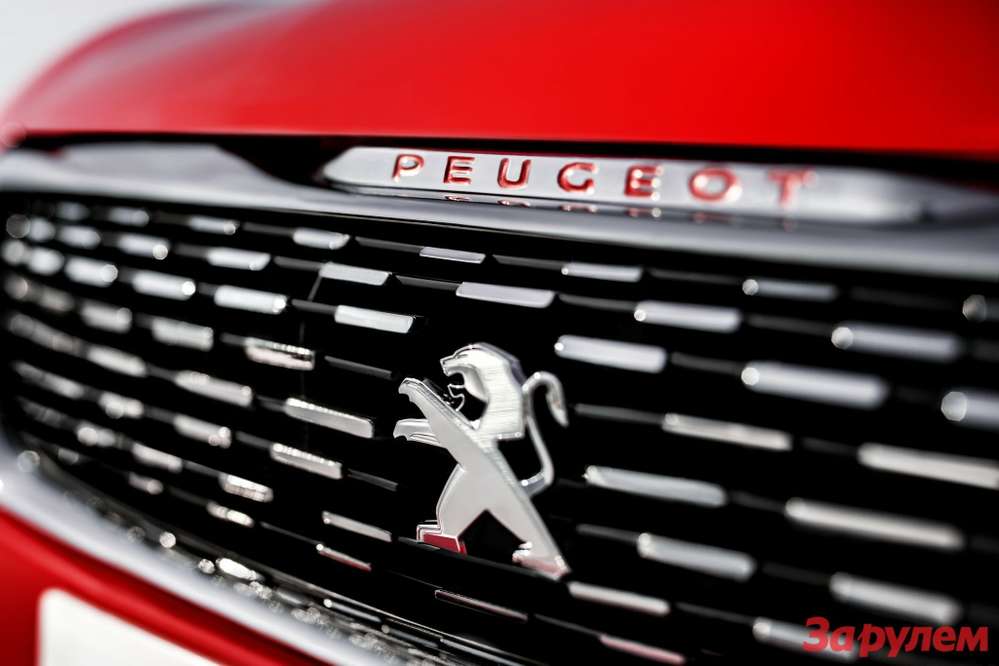 Peugeot переодел 308-й в карбон и зарядил его
