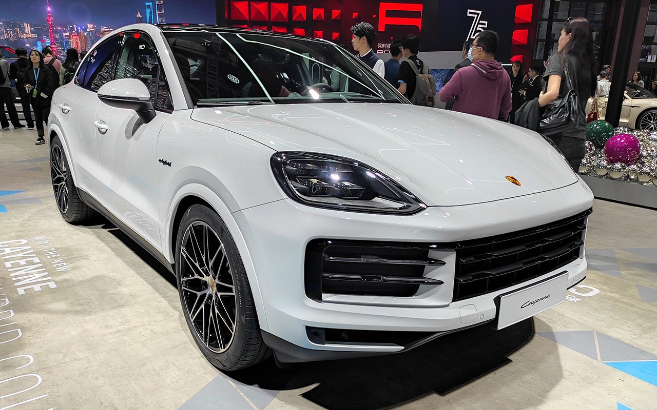 Обновленный Porsche Cayenne: возвращение V8, три экрана, новые опции