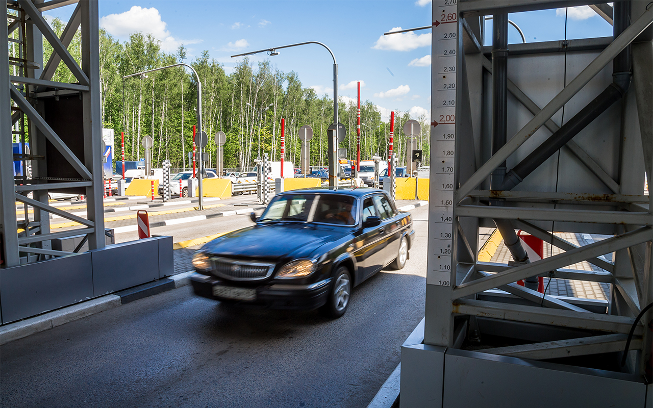 Едем из Москвы в Питер разными дорогами: как дешевле и как быстрее