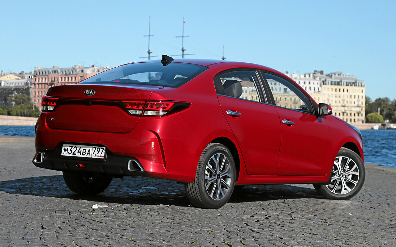 Ну давай потошним за фурой! — отзыв владельца о Kia Rio