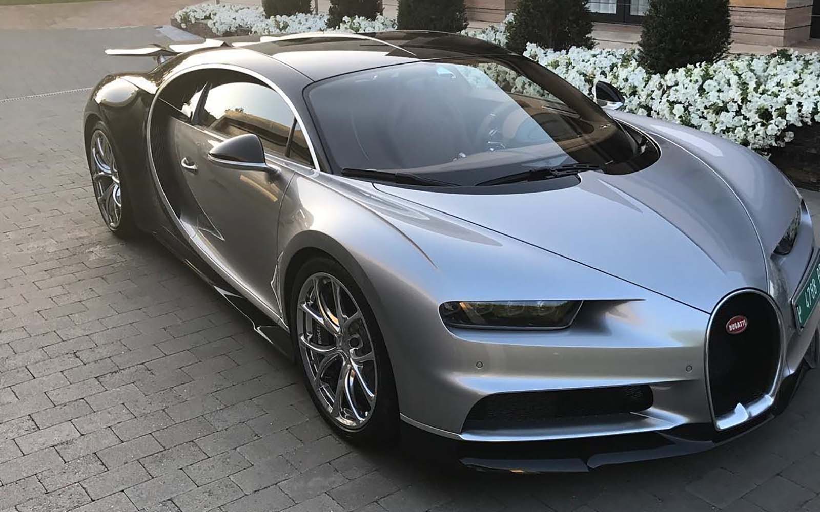 Криштиану Роналду похвастал своим Bugatti Chiron