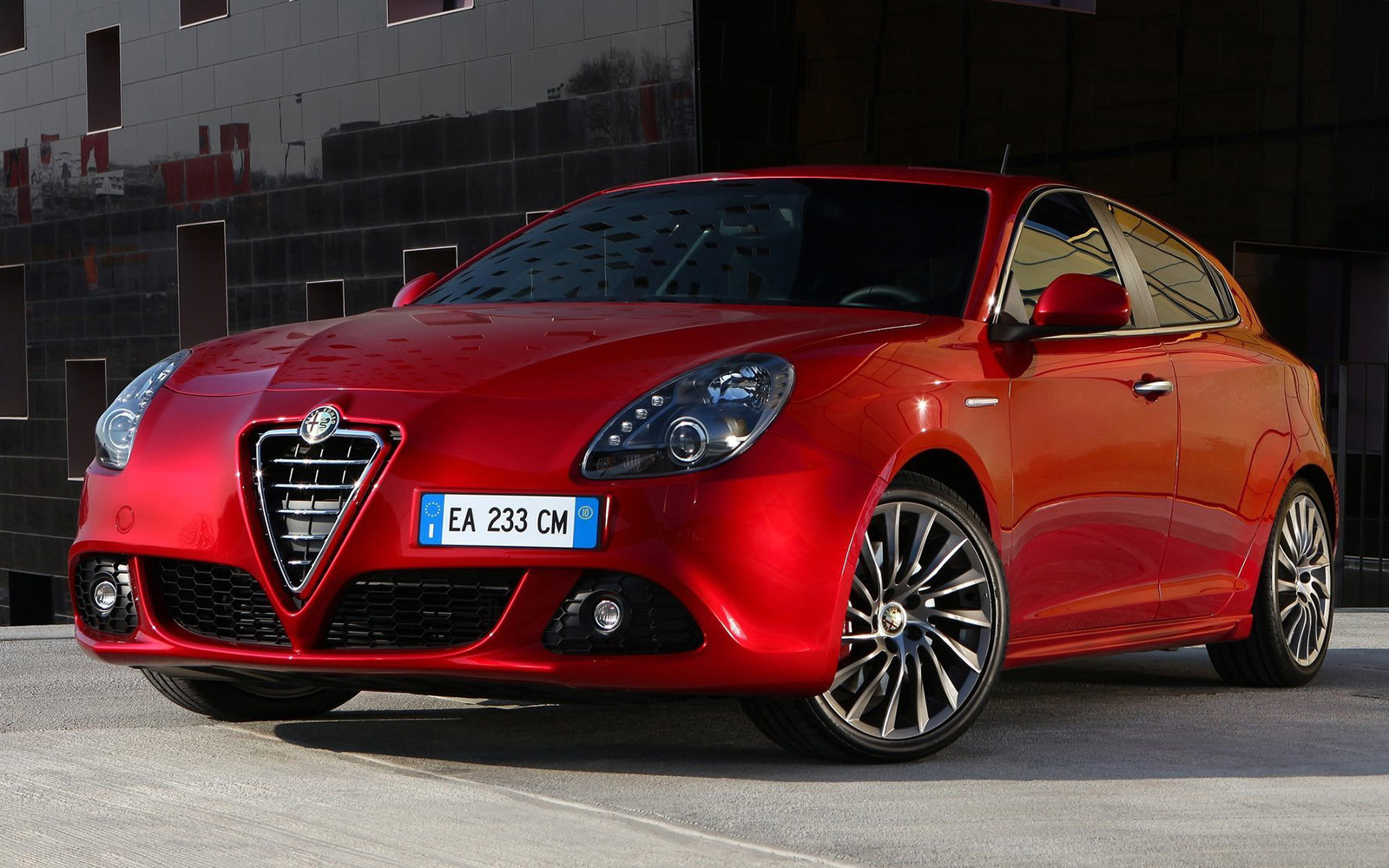 Автомобиль Alfa Romeo Giulietta: обзор, новости, машина Альфа Ромео  Джульетта — комплектации, разные поколения, характеристики Alfa Romeo  Giulietta — сайт За рулем www.zr.ru