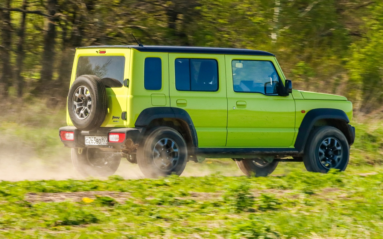 Этого «китайца» сравнивают с Lamborghini – что внутри у кроссовера Dashing