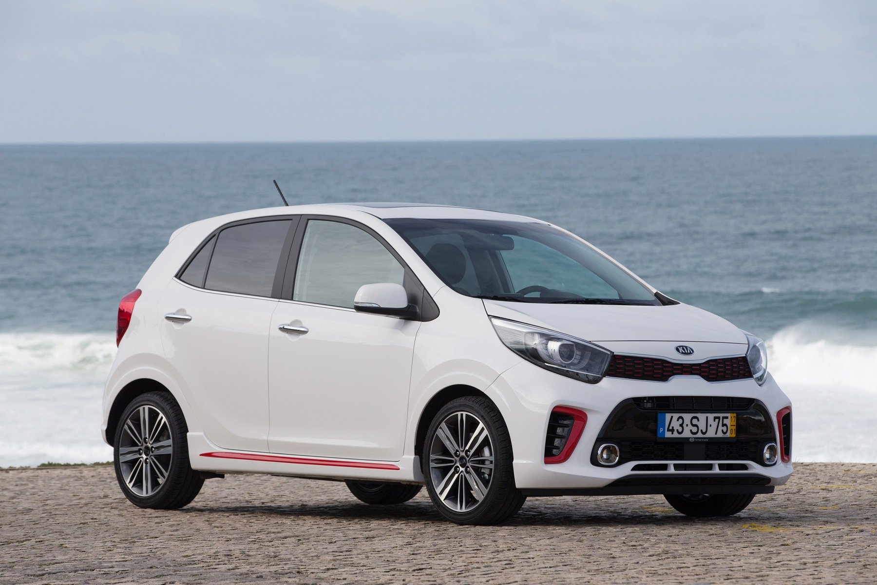 Боевой вектор: Kia представила новый Picanto