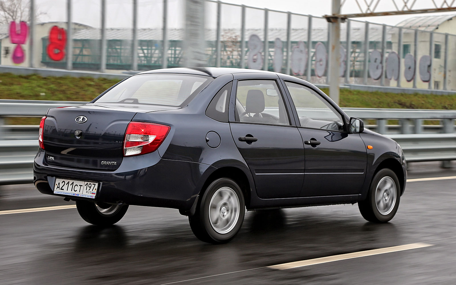 Lada Granta и другие: самые экономичные б/у авто до 500 000 руб.