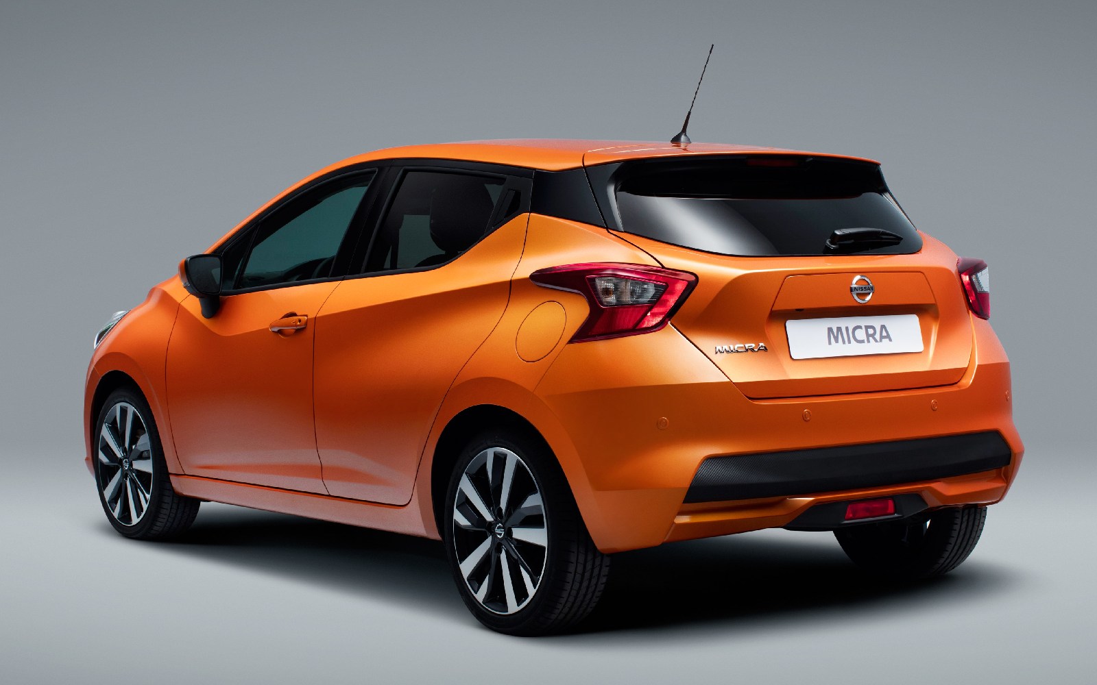 Nissan Micra породнилась с «клюшкой»