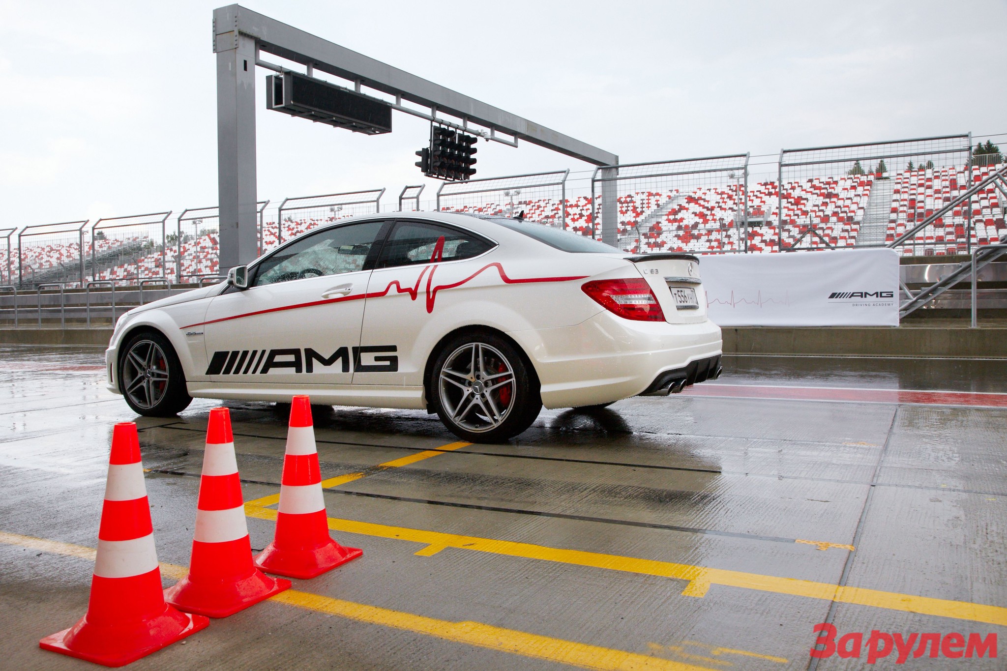 Академия вождения Mercedes AMG: Moscow Raceway