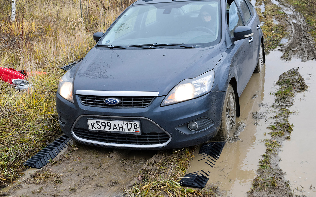 Застрял в снегу, в грязи или на льду? Вот лучшие помощники водителя