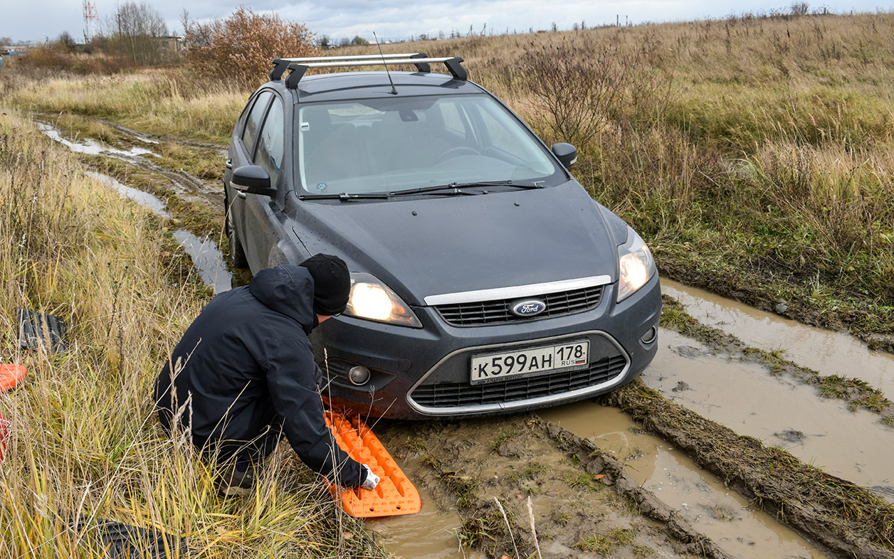 Застрял в снегу, в грязи или на льду? Вот лучшие помощники водителя