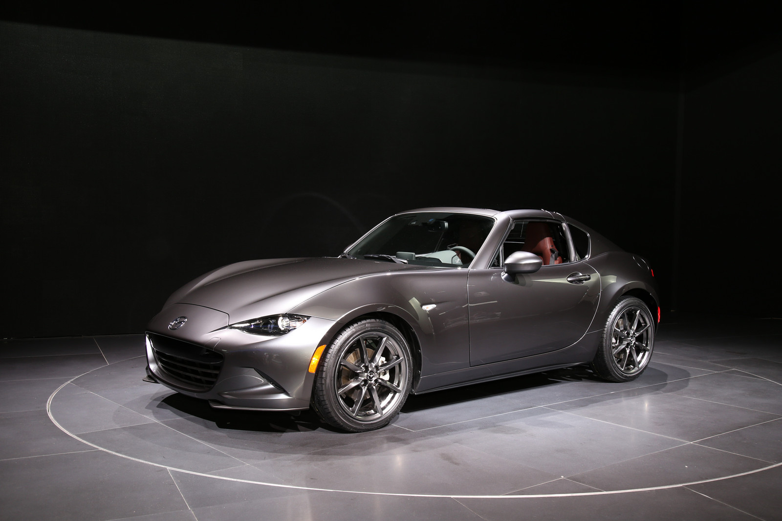 Автомобиль Mazda MX-5: обзор, новости, машина Мазда МХ5 — характеристики,  комплектации, разные поколения Mazda MX-5 — сайт За рулем www.zr.ru