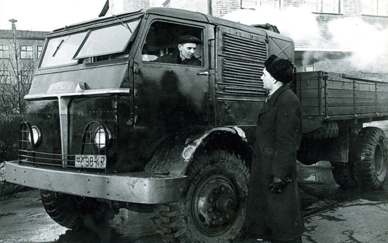 Самые необычные автомобили СССР - на дровах и воздухе