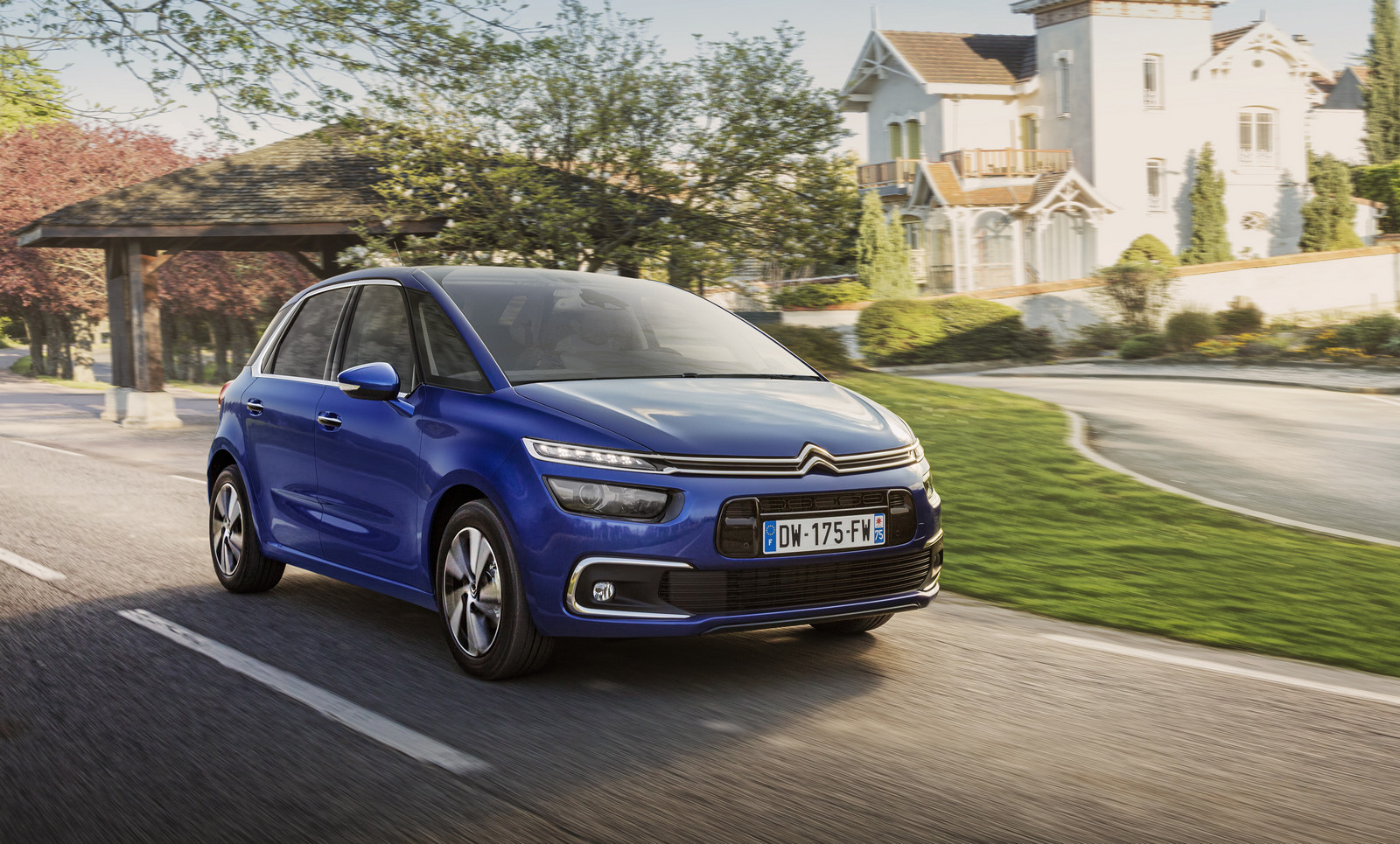 Автомобиль C4 Picasso: новости, обзоры, машина Ситроен Це4 Пикассо -  комплектации, характеристики, разные поколения C4 Picasso – сайт За Рулем  www.zr.ru