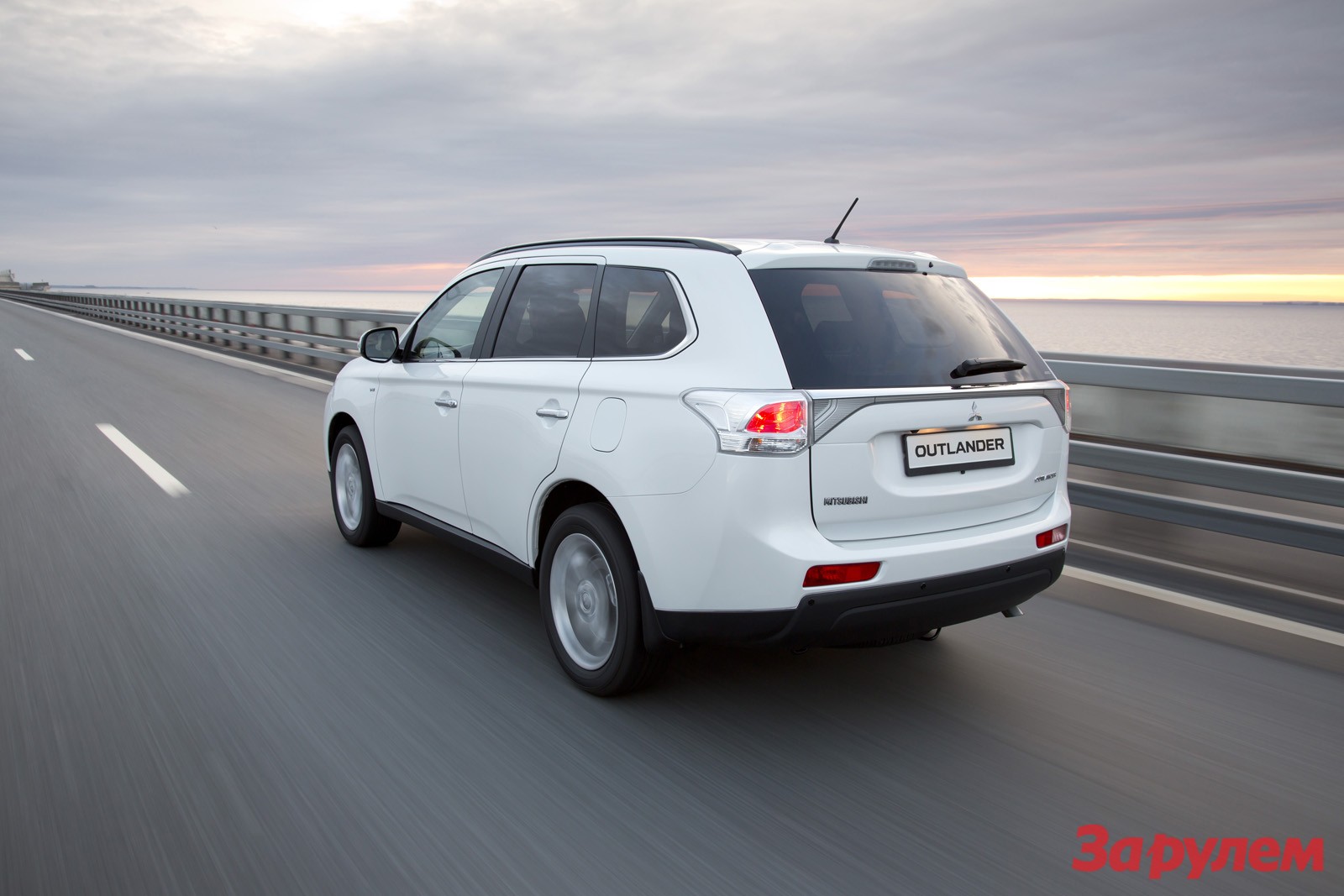 Оцениваем Mitsubishi Outlander 2.4 и 3.0