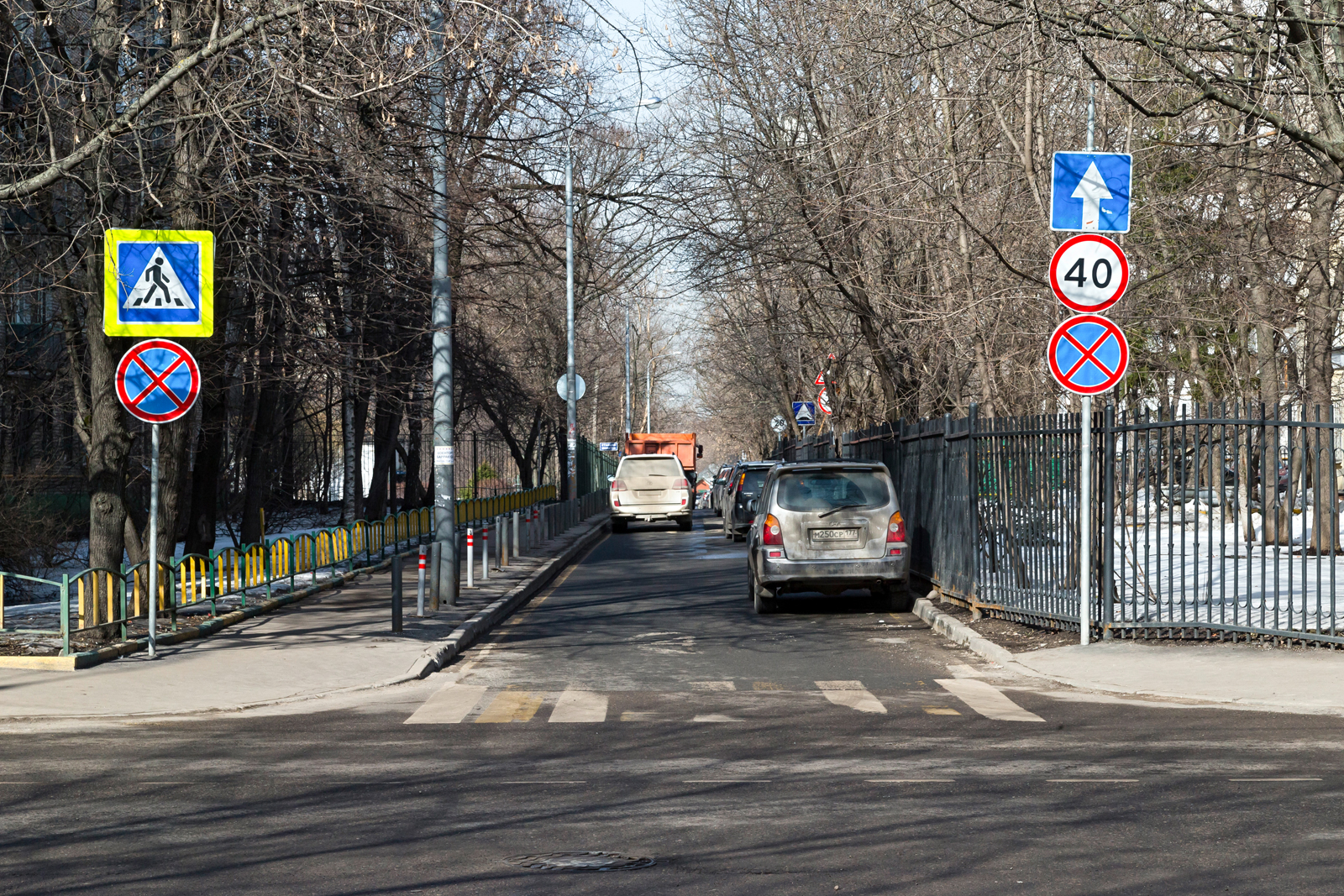 Глава ГИБДД — о парковке «по-европейски», дубликатах ПТС, правах на скутер