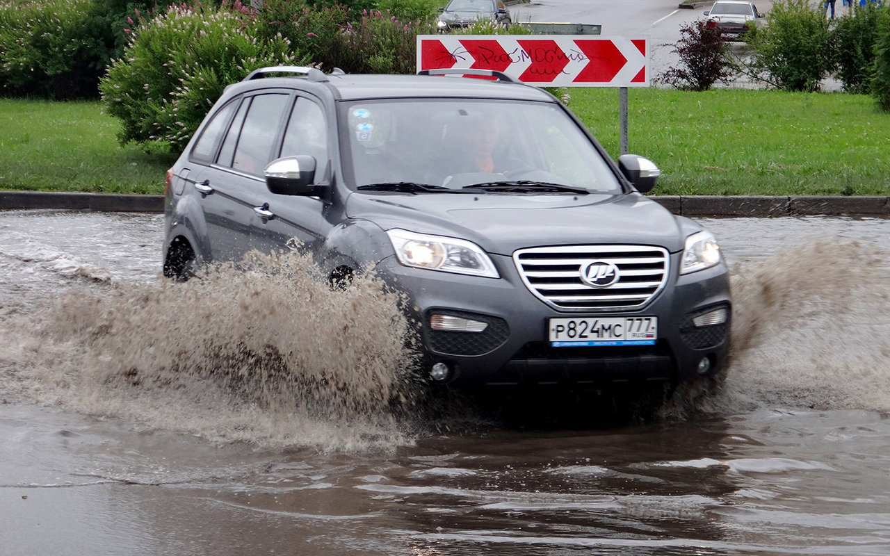 Как водители (случайно!) убивают двигатель и коробку осенью