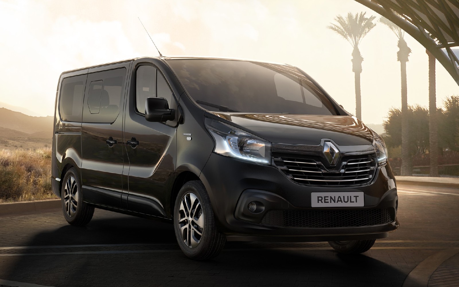 Renault Trafic превратился в шаттл космического класса