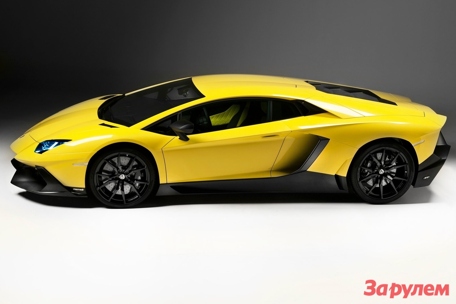 Lamborghini привезла в Шанхай юбилейный Aventador LP720-4