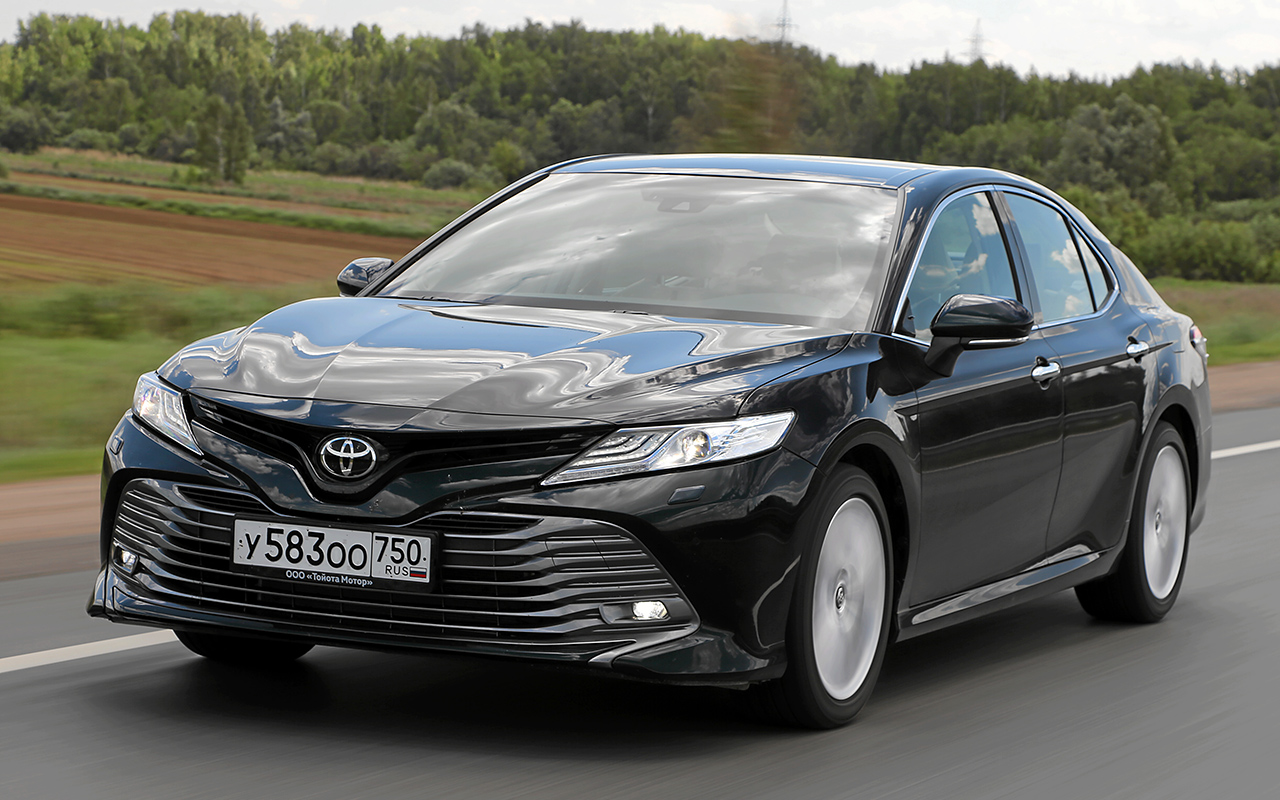 5 плюсов и один минус седана Toyota Camry