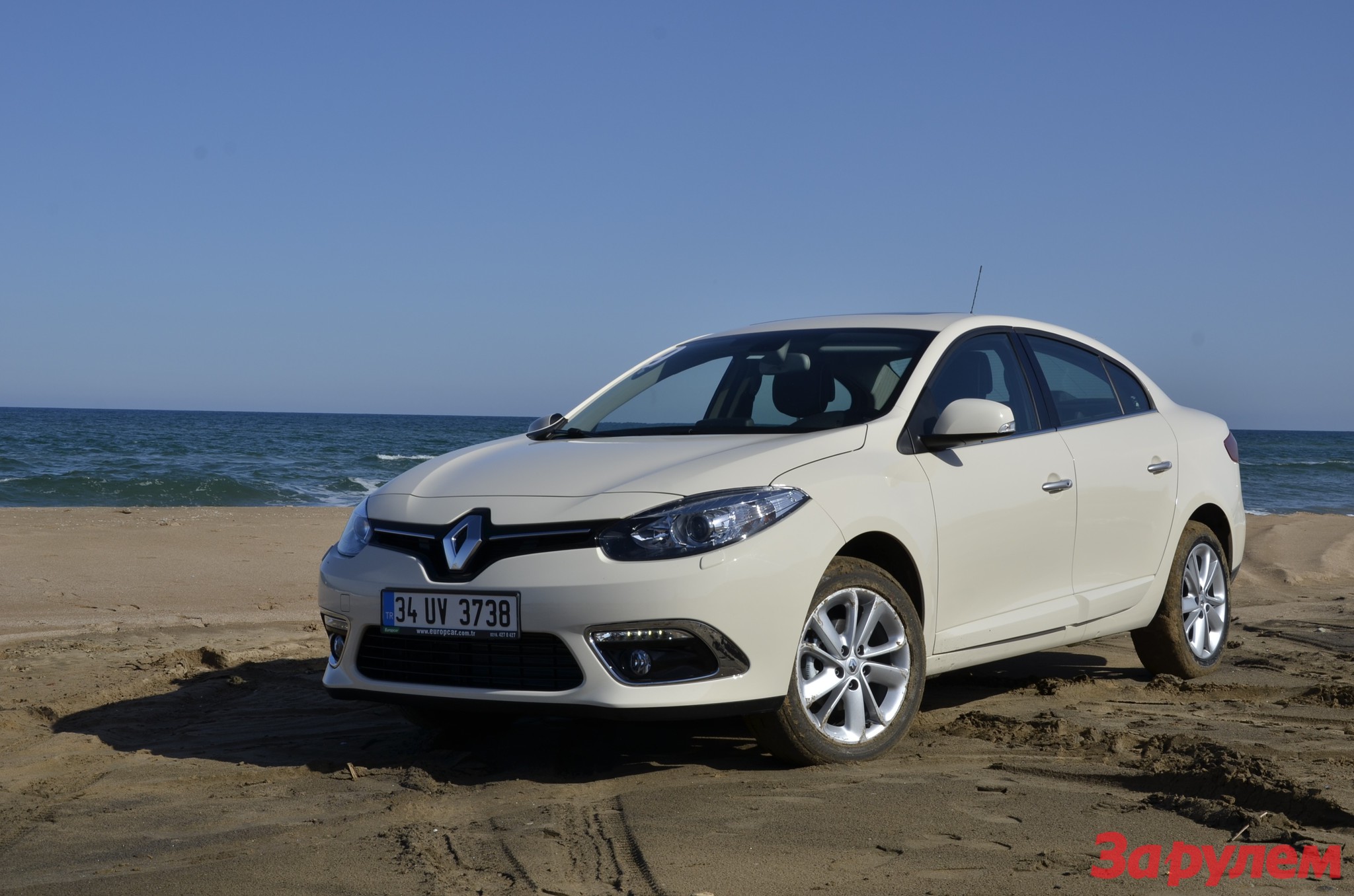 Обновленный Renault Fluence: искусство баланса