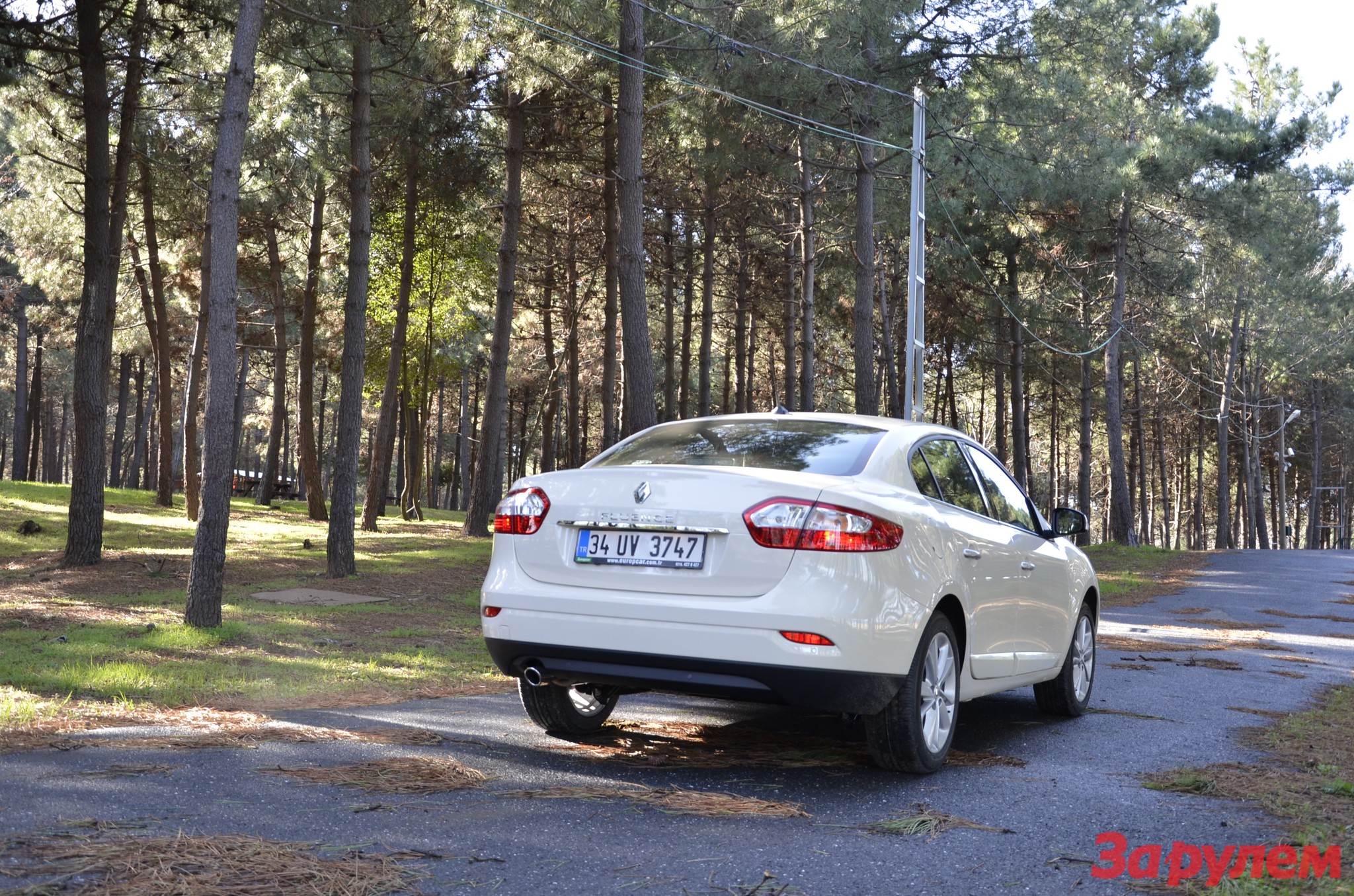 Обновленный Renault Fluence: искусство баланса