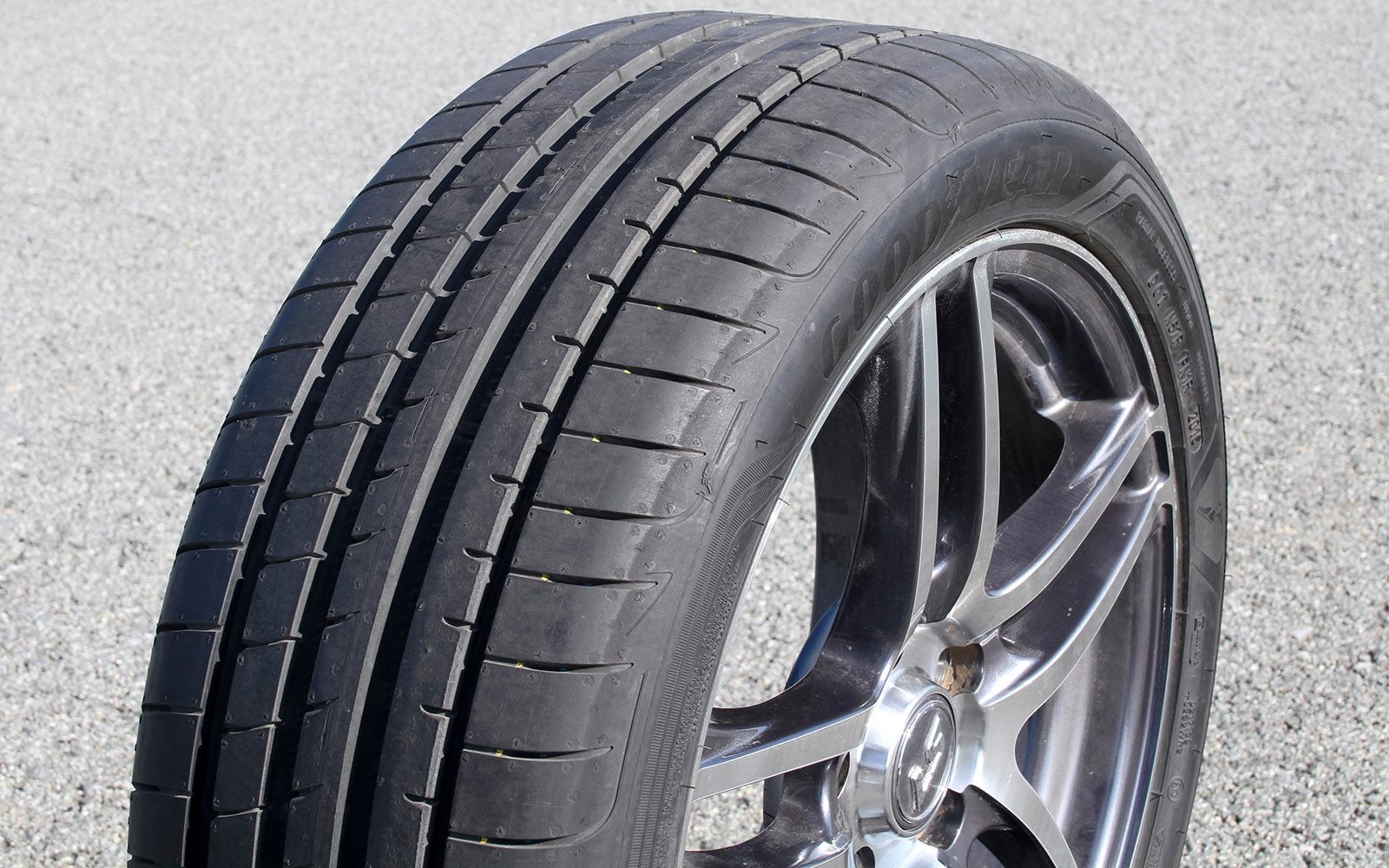 Летние шины 225/45 R17: сравниваем 12 комплектов