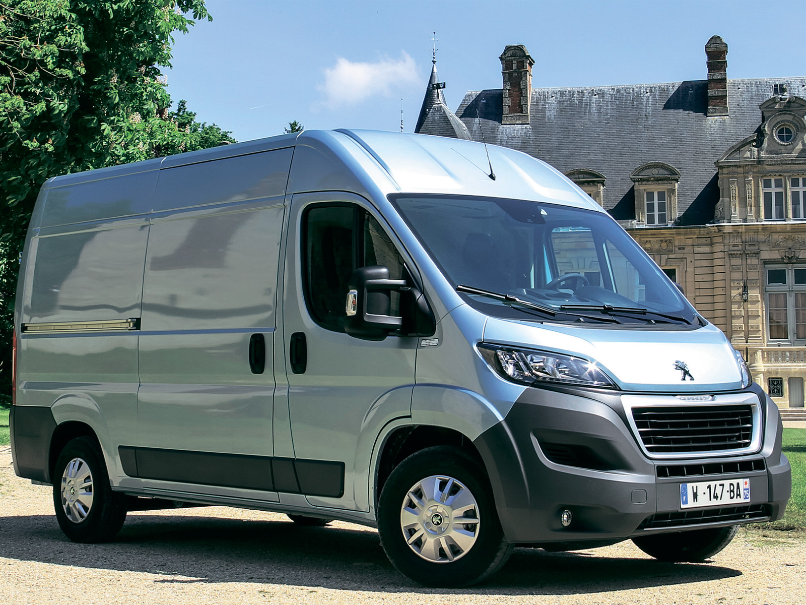 Автомобиль Peugeot Boxer: обзор, новости, машина пежо боксер —  характеристики, комплектации, разные поколения Peugeot Boxer — сайт За  рулем www.zr.ru