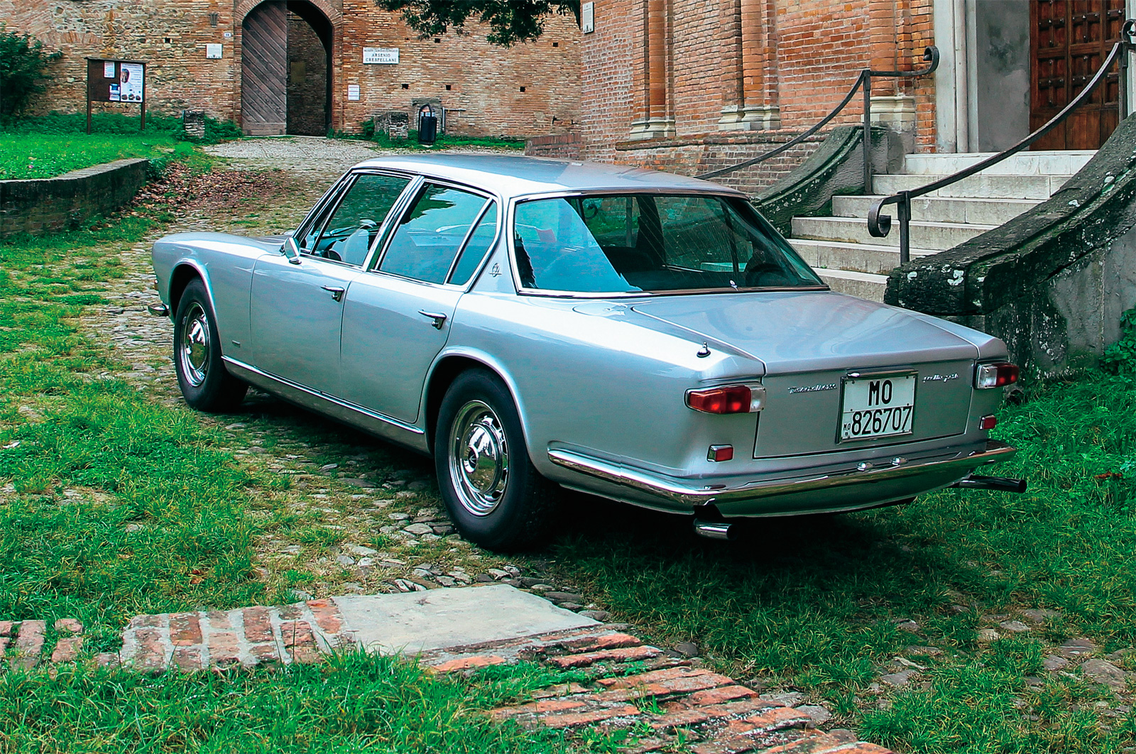 Maserati Quattroporte: неореализм