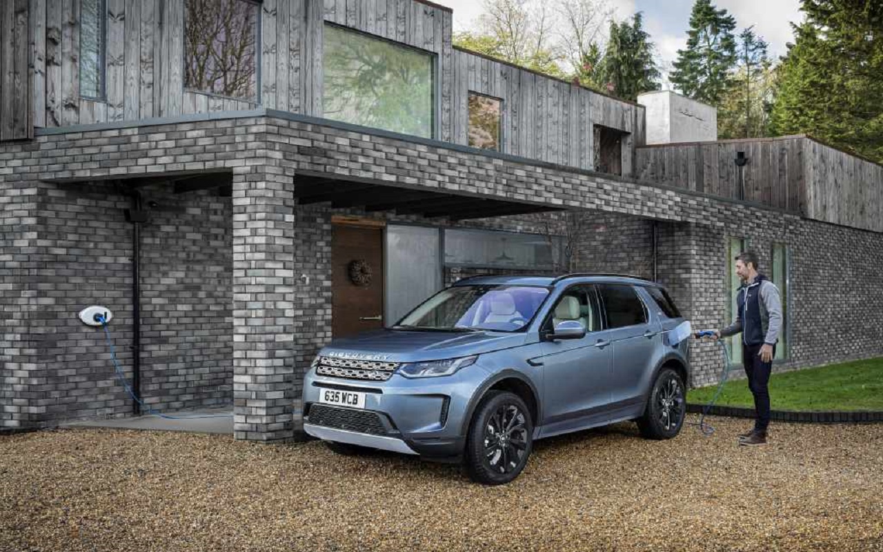 Автомобиль Land Rover Discovery Sport : обзор, новости, машина — разные  поколения, комплектации, характеристики Land Rover Discovery Sport — сайт  За рулем www.zr.ru