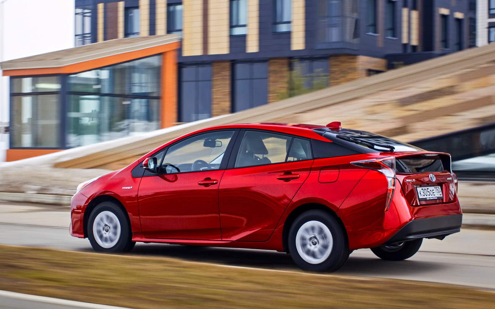 Тест-драйвы Toyota Prius (Тойота Приус) от «За рулем»