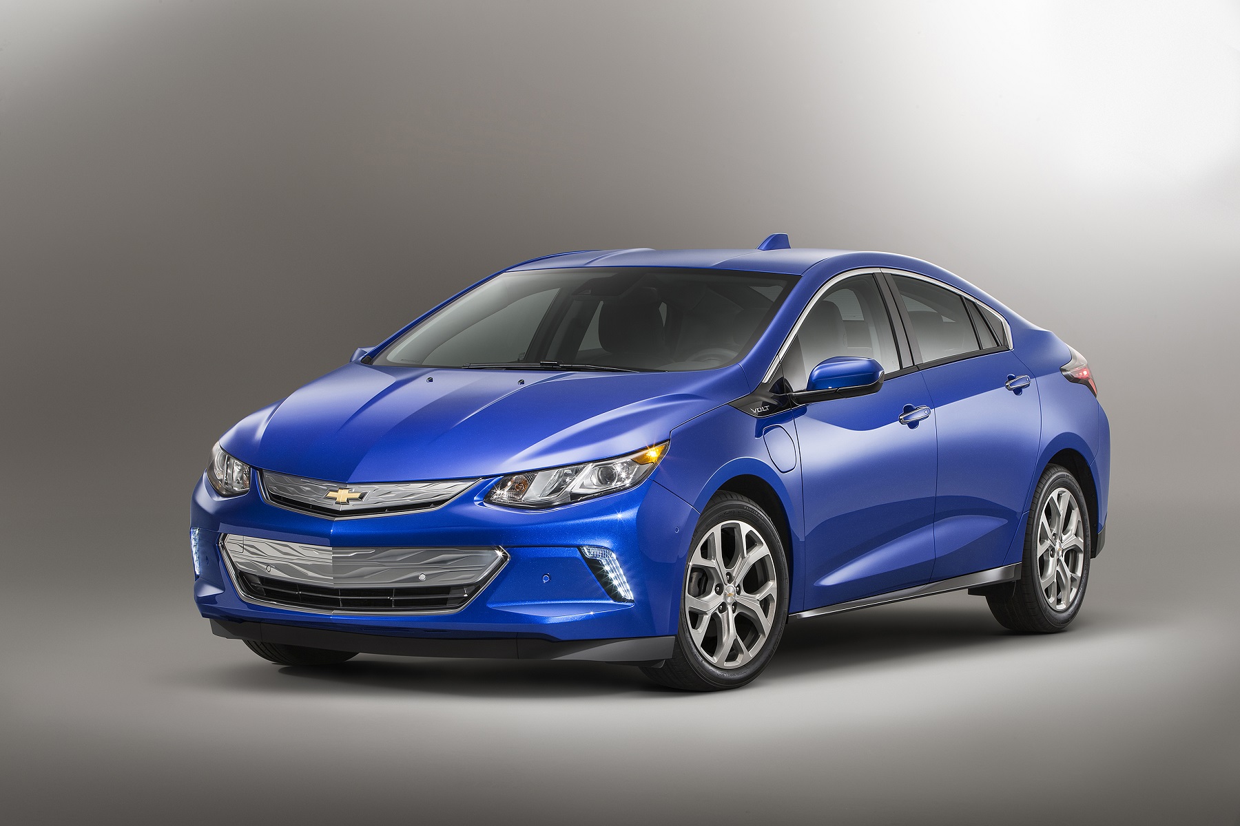 Автомобиль Chevrolet Volt: обзор, новости, машина Шевроле Вольт — разные  поколения, комплектации, характеристики Chevrolet Volt — сайт За рулем  www.zr.ru