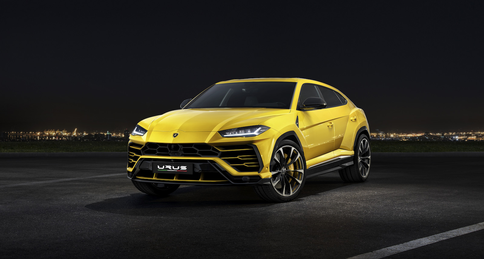  Lamborghini Urus            Lamborghini Urus      wwwzrru