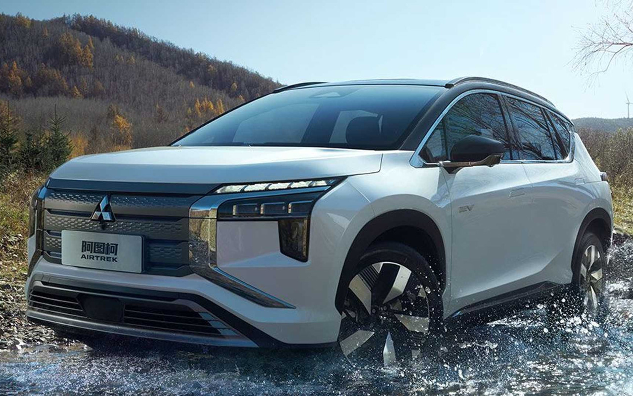 Новый кроссовер Mitsubishi привезли в Россию